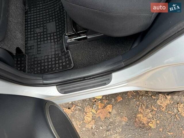 Серый Тойота РАВ 4, объемом двигателя 2 л и пробегом 80 тыс. км за 12600 $, фото 43 на Automoto.ua