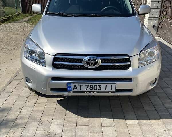 Серый Тойота РАВ 4, объемом двигателя 2 л и пробегом 158 тыс. км за 10800 $, фото 1 на Automoto.ua