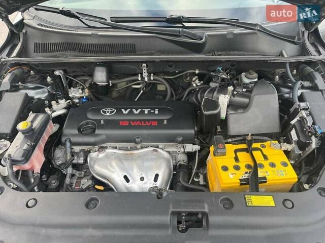 Тойота РАВ 4 2008 в Белой Церкве на Automoto.ua Серый Тойота РАВ 4, объемом двигателя 2 л и пробегом 192 тыс. км за 10400 $, фото 6 на Automoto.ua
