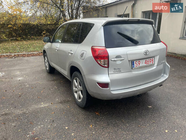 Серый Тойота РАВ 4, объемом двигателя 2.2 л и пробегом 239 тыс. км за 5700 $, фото 3 на Automoto.ua
