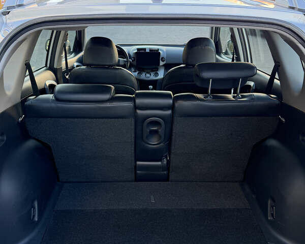 Серый Тойота РАВ 4, объемом двигателя 2.36 л и пробегом 149 тыс. км за 11800 $, фото 8 на Automoto.ua