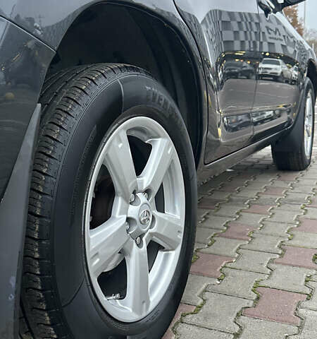 Серый Тойота РАВ 4, объемом двигателя 2 л и пробегом 252 тыс. км за 9700 $, фото 9 на Automoto.ua