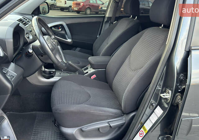 Сірий Тойота РАВ 4, об'ємом двигуна 2 л та пробігом 90 тис. км за 12300 $, фото 87 на Automoto.ua