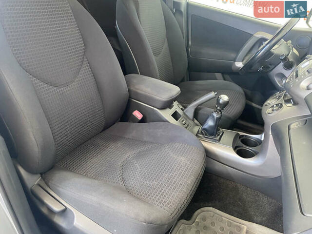 Серый Тойота РАВ 4, объемом двигателя 2.23 л и пробегом 156 тыс. км за 9650 $, фото 10 на Automoto.ua