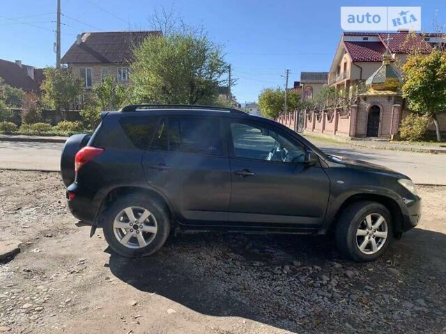 Серый Тойота РАВ 4, объемом двигателя 2 л и пробегом 222 тыс. км за 9600 $, фото 2 на Automoto.ua