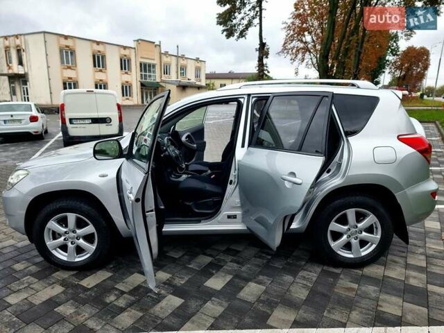 Тойота РАВ 4 2008 в Виннице на Automoto.ua Серый Тойота РАВ 4, объемом двигателя 2 л и пробегом 150 тыс. км за 10100 $, фото 33 на Automoto.ua