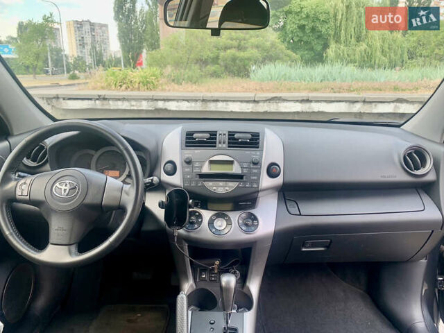 Серый Тойота РАВ 4, объемом двигателя 2 л и пробегом 317 тыс. км за 11777 $, фото 8 на Automoto.ua