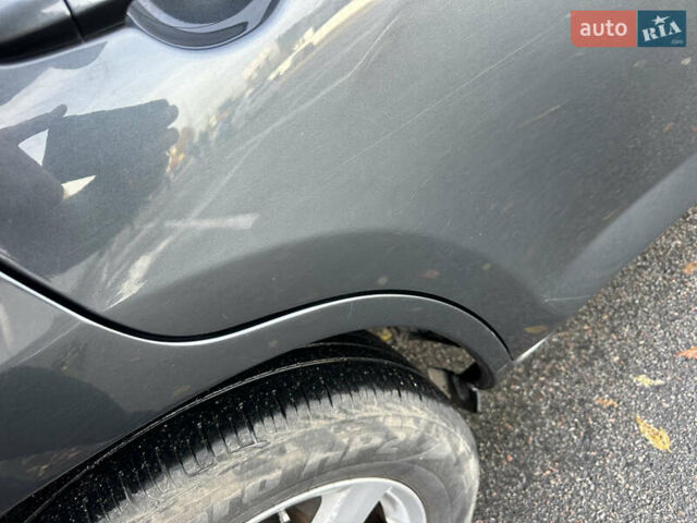 Серый Тойота РАВ 4, объемом двигателя 2 л и пробегом 213 тыс. км за 9999 $, фото 12 на Automoto.ua