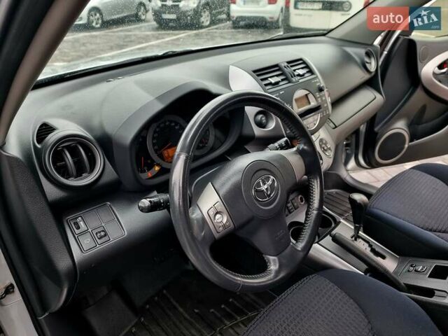 Тойота РАВ 4 2008 в Виннице на Automoto.ua Серый Тойота РАВ 4, объемом двигателя 2 л и пробегом 150 тыс. км за 10100 $, фото 23 на Automoto.ua