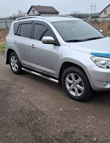 Сірий Тойота РАВ 4, об'ємом двигуна 2 л та пробігом 151 тис. км за 10300 $, фото 2 на Automoto.ua