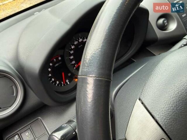 Серый Тойота РАВ 4, объемом двигателя 2 л и пробегом 80 тыс. км за 12600 $, фото 24 на Automoto.ua