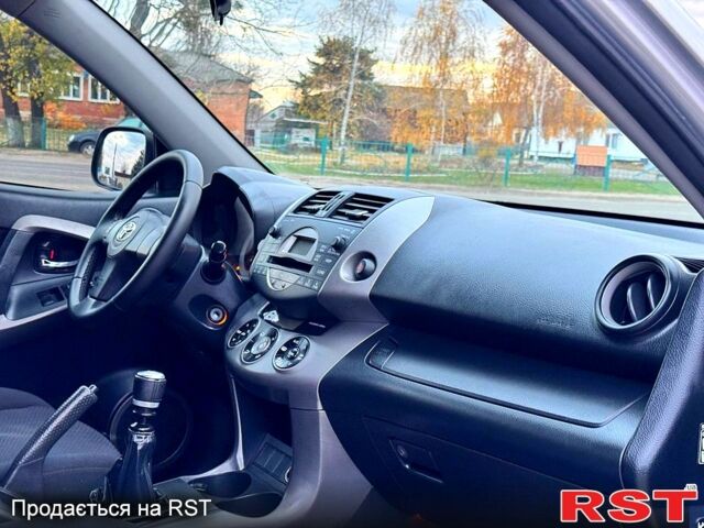 Сірий Тойота РАВ 4, об'ємом двигуна 2.2 л та пробігом 175 тис. км за 9650 $, фото 8 на Automoto.ua