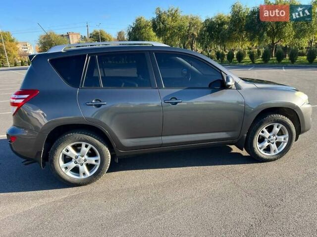 Серый Тойота РАВ 4, объемом двигателя 2.2 л и пробегом 199 тыс. км за 10500 $, фото 9 на Automoto.ua