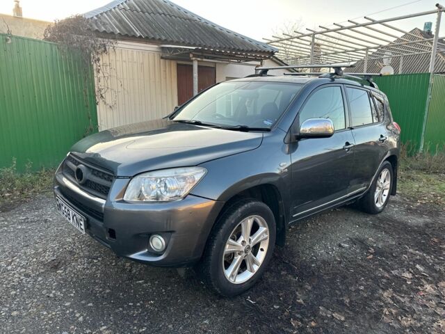 Серый Тойота РАВ 4, объемом двигателя 2.2 л и пробегом 290 тыс. км за 5000 $, фото 2 на Automoto.ua