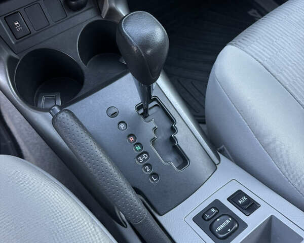 Сірий Тойота РАВ 4, об'ємом двигуна 2.5 л та пробігом 251 тис. км за 9499 $, фото 13 на Automoto.ua