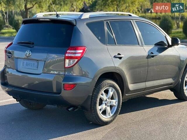 Серый Тойота РАВ 4, объемом двигателя 2.2 л и пробегом 199 тыс. км за 10500 $, фото 2 на Automoto.ua