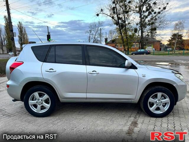 Сірий Тойота РАВ 4, об'ємом двигуна 2.2 л та пробігом 175 тис. км за 9650 $, фото 2 на Automoto.ua