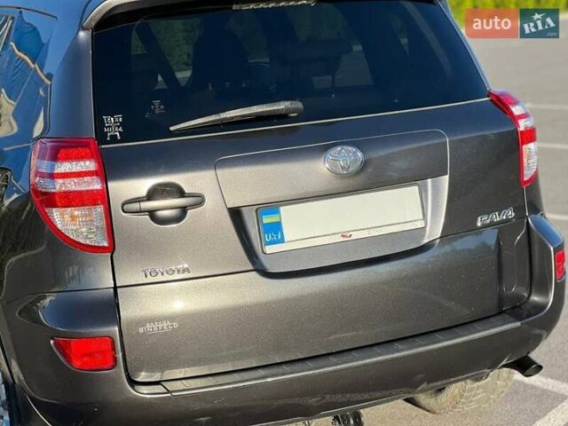 Серый Тойота РАВ 4, объемом двигателя 2.2 л и пробегом 199 тыс. км за 10500 $, фото 18 на Automoto.ua