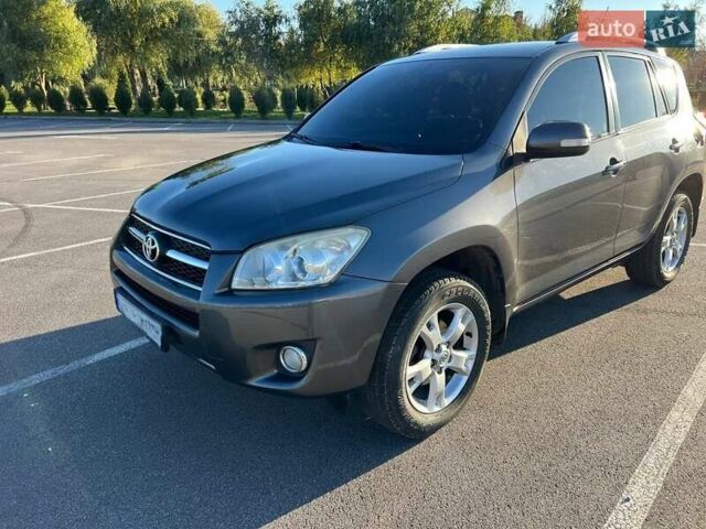Серый Тойота РАВ 4, объемом двигателя 2.2 л и пробегом 199 тыс. км за 10500 $, фото 3 на Automoto.ua