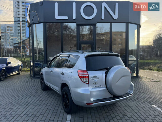 Сірий Тойота РАВ 4, об'ємом двигуна 2.5 л та пробігом 251 тис. км за 9499 $, фото 6 на Automoto.ua
