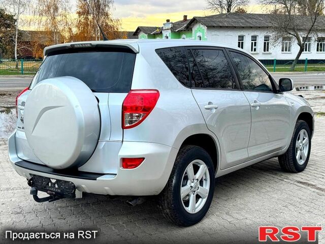 Сірий Тойота РАВ 4, об'ємом двигуна 2.2 л та пробігом 175 тис. км за 9650 $, фото 3 на Automoto.ua