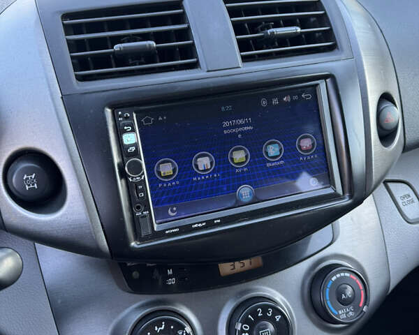 Сірий Тойота РАВ 4, об'ємом двигуна 2.5 л та пробігом 251 тис. км за 9499 $, фото 11 на Automoto.ua