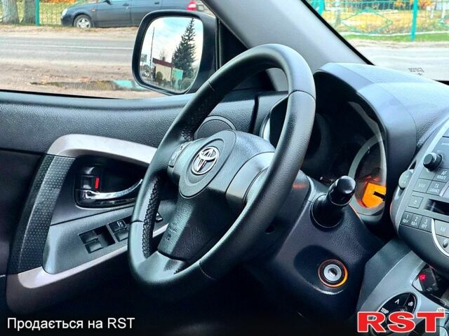 Сірий Тойота РАВ 4, об'ємом двигуна 2.2 л та пробігом 175 тис. км за 9650 $, фото 9 на Automoto.ua