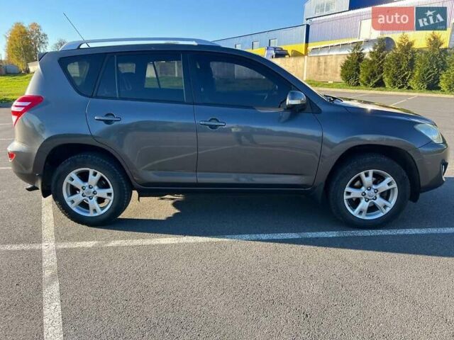 Серый Тойота РАВ 4, объемом двигателя 2.2 л и пробегом 199 тыс. км за 10500 $, фото 6 на Automoto.ua