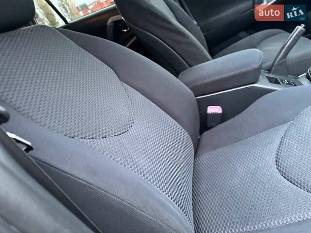Сірий Тойота РАВ 4, об'ємом двигуна 2.23 л та пробігом 175 тис. км за 9650 $, фото 29 на Automoto.ua