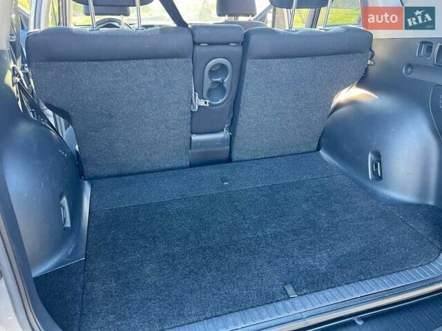 Серый Тойота РАВ 4, объемом двигателя 2.2 л и пробегом 199 тыс. км за 10500 $, фото 15 на Automoto.ua