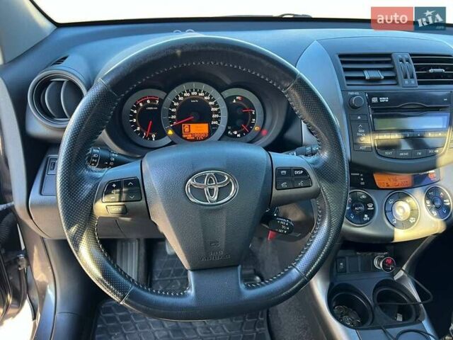 Серый Тойота РАВ 4, объемом двигателя 2.2 л и пробегом 199 тыс. км за 10500 $, фото 11 на Automoto.ua