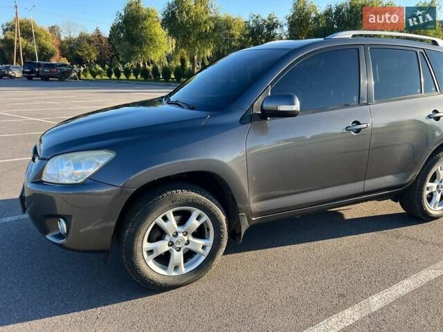 Серый Тойота РАВ 4, объемом двигателя 2.2 л и пробегом 199 тыс. км за 10500 $, фото 8 на Automoto.ua