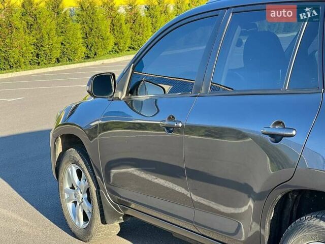 Серый Тойота РАВ 4, объемом двигателя 2.2 л и пробегом 199 тыс. км за 10500 $, фото 4 на Automoto.ua