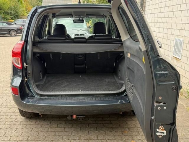 Серый Тойота РАВ 4, объемом двигателя 0 л и пробегом 229 тыс. км за 1909 $, фото 5 на Automoto.ua