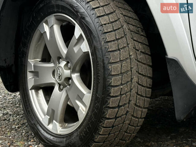 Серый Тойота РАВ 4, объемом двигателя 2.2 л и пробегом 279 тыс. км за 12600 $, фото 12 на Automoto.ua