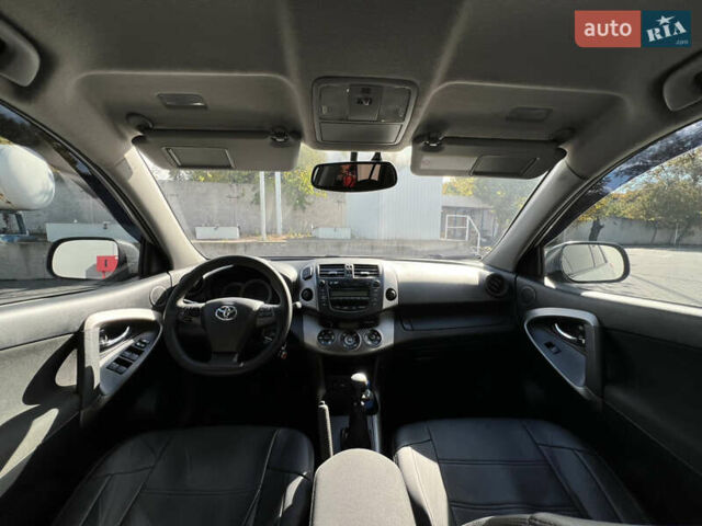 Серый Тойота РАВ 4, объемом двигателя 2.2 л и пробегом 291 тыс. км за 10699 $, фото 25 на Automoto.ua