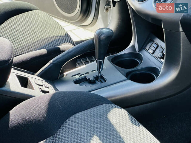 Сірий Тойота РАВ 4, об'ємом двигуна 2 л та пробігом 139 тис. км за 11500 $, фото 13 на Automoto.ua