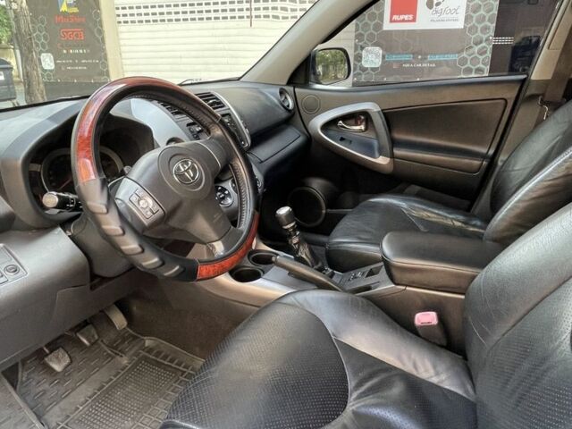 Сірий Тойота РАВ 4, об'ємом двигуна 2.2 л та пробігом 238 тис. км за 9900 $, фото 12 на Automoto.ua