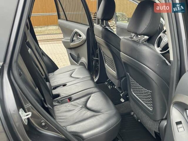 Серый Тойота РАВ 4, объемом двигателя 2.2 л и пробегом 288 тыс. км за 13200 $, фото 31 на Automoto.ua