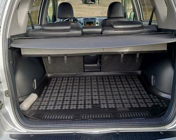 Серый Тойота РАВ 4, объемом двигателя 2.2 л и пробегом 258 тыс. км за 11700 $, фото 14 на Automoto.ua