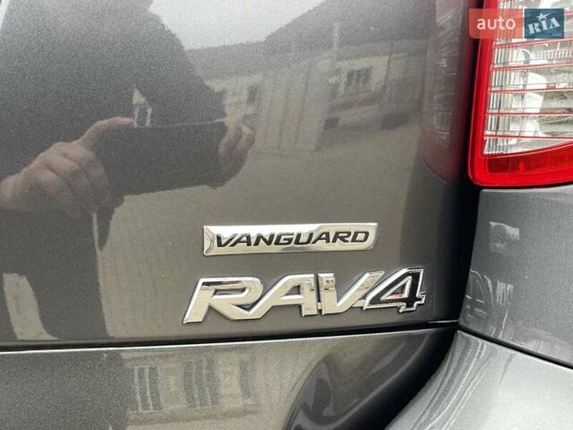 Серый Тойота РАВ 4, объемом двигателя 2.2 л и пробегом 288 тыс. км за 13200 $, фото 26 на Automoto.ua
