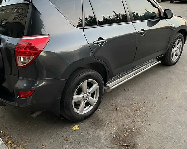 Сірий Тойота РАВ 4, об'ємом двигуна 2.23 л та пробігом 239 тис. км за 9700 $, фото 3 на Automoto.ua