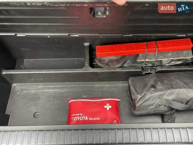 Серый Тойота РАВ 4, объемом двигателя 2.2 л и пробегом 288 тыс. км за 13200 $, фото 24 на Automoto.ua