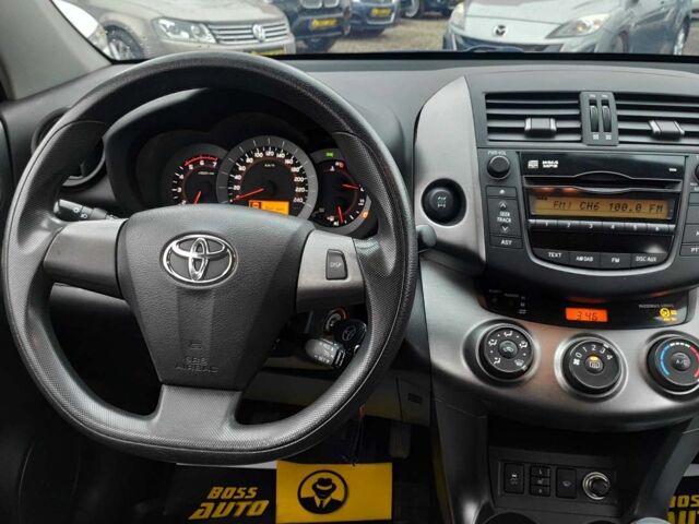 Серый Тойота РАВ 4, объемом двигателя 2.2 л и пробегом 168 тыс. км за 14100 $, фото 13 на Automoto.ua