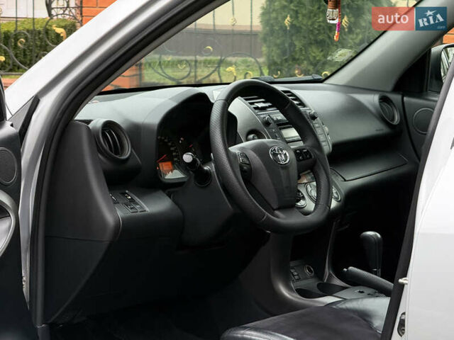 Серый Тойота РАВ 4, объемом двигателя 2.2 л и пробегом 279 тыс. км за 12600 $, фото 14 на Automoto.ua