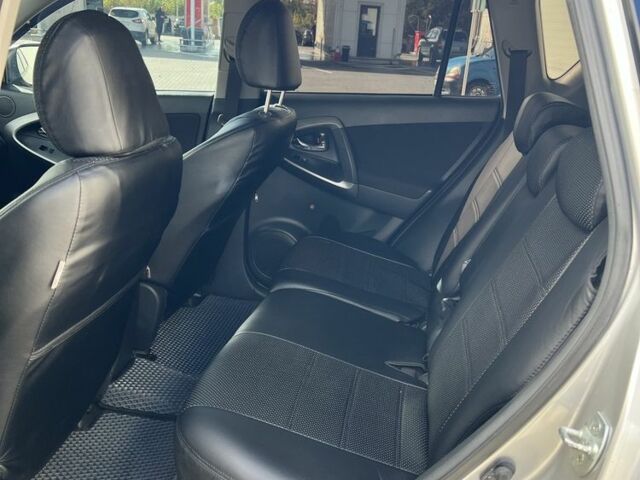 Сірий Тойота РАВ 4, об'ємом двигуна 2.2 л та пробігом 290 тис. км за 9999 $, фото 6 на Automoto.ua