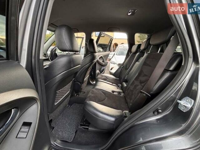 Сірий Тойота РАВ 4, об'ємом двигуна 2 л та пробігом 137 тис. км за 7700 $, фото 13 на Automoto.ua