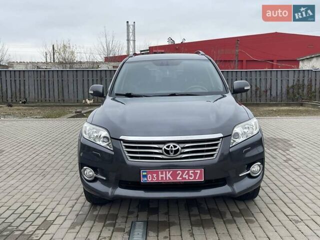 Серый Тойота РАВ 4, объемом двигателя 2.2 л и пробегом 288 тыс. км за 13200 $, фото 1 на Automoto.ua