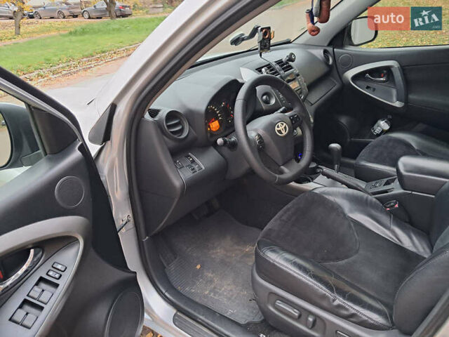 Серый Тойота РАВ 4, объемом двигателя 2.23 л и пробегом 277 тыс. км за 12800 $, фото 14 на Automoto.ua