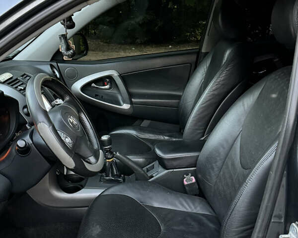 Серый Тойота РАВ 4, объемом двигателя 2.23 л и пробегом 217 тыс. км за 10900 $, фото 13 на Automoto.ua